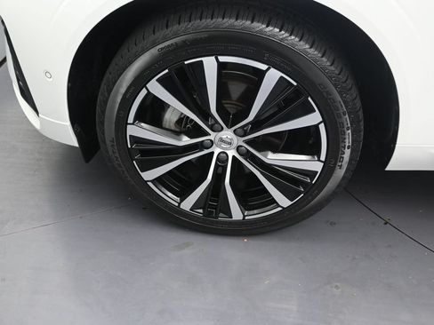 Used 2024 Volvo XC60 B5 Plus w/ Climate Package AWD/4WD image 13