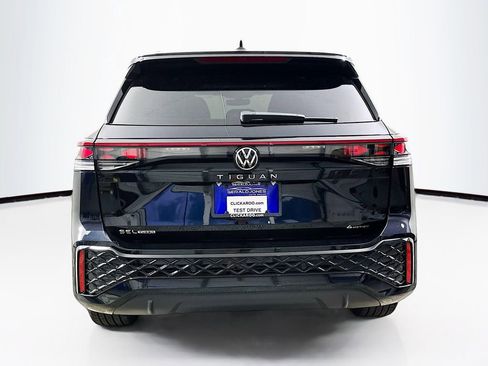 Used 2026 Volkswagen Tiguan SEL R-Line AWD/4WD image 15