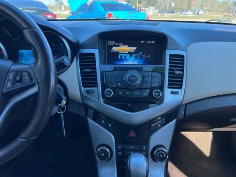 Used 2013 Chevrolet Cruze LT image 18