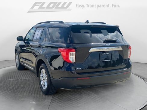 Used 2022 Ford Explorer XLT image 6