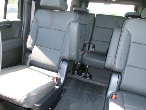 New 2026 Chevrolet Suburban RST w/ Comfort Package AWD/4WD image 18