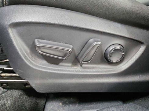 Certified 2022 Toyota Corolla Cross XLE w/ Convenience Package AWD/4WD image 14