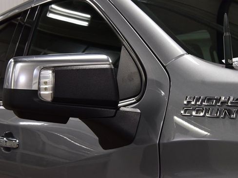 Used 2023 Chevrolet Silverado 1500 High Country w/ High Country Premium Package image 18