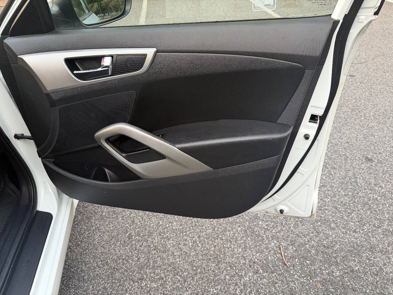 Used 2013 Hyundai Veloster FWD image 14