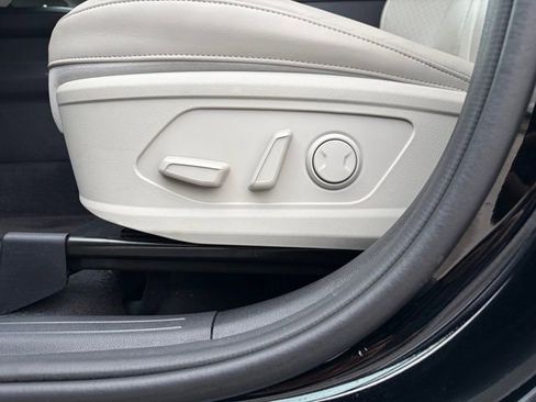 Used 2025 Kia Sorento S image 20