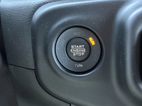 Used 2021 Jeep Gladiator Overland image 22