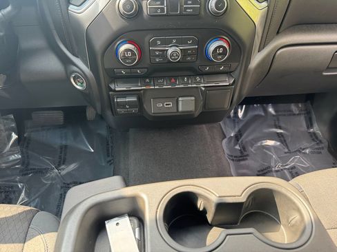 Used 2019 Chevrolet Silverado 1500 RST AWD/4WD image 11