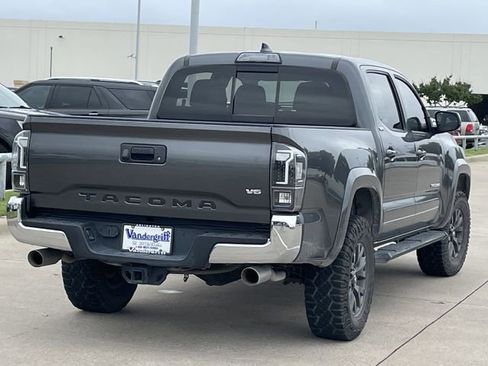Used 2018 Toyota Tacoma SR5 RWD image 4