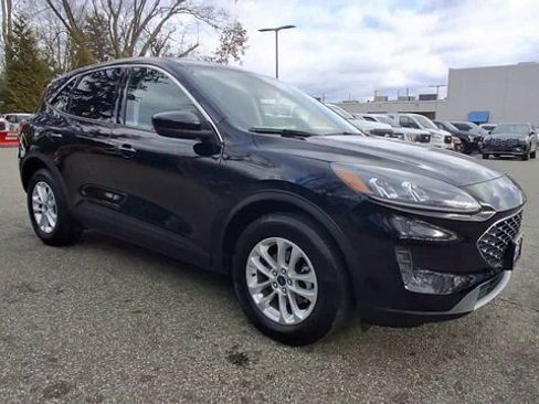 Certified 2021 Ford Escape SE w/ Convenience Package AWD/4WD image 2