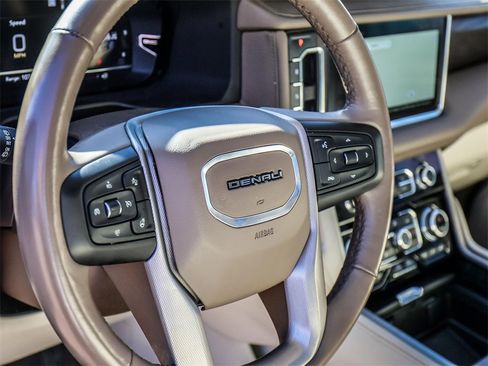 Used 2022 GMC Yukon Denali image 33