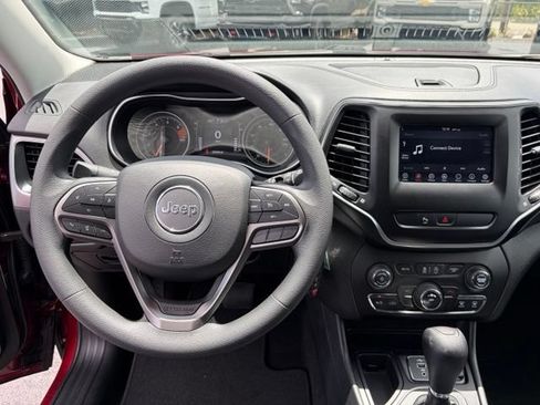 Used 2020 Jeep Cherokee Latitude FWD image 17