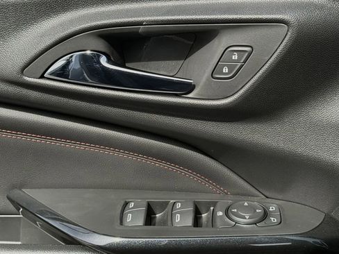 New 2026 Chevrolet Trax RS w/ Sunroof Package FWD image 18