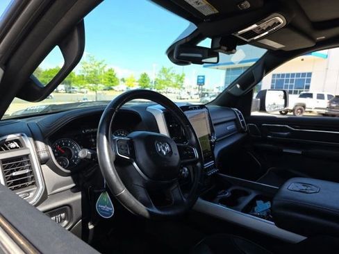 Used 2019 RAM 1500 Laramie AWD/4WD image 9