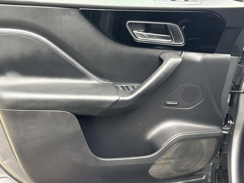 Used 2020 Jaguar F-PACE Premium image 10