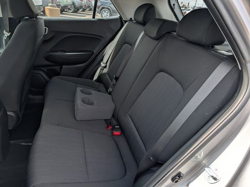 Certified 2023 Hyundai Venue SE image 12