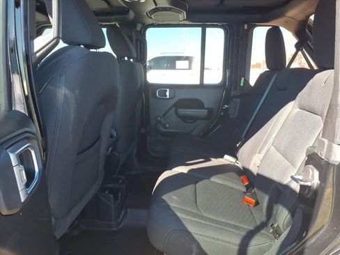Used 2022 Jeep Wrangler Unlimited Sport image 18
