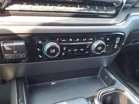 Used 2024 Chevrolet Silverado 1500 ZR2 w/ Technology Package AWD/4WD image 19