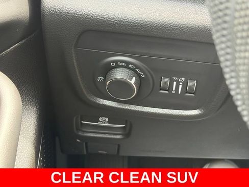 Used 2025 Jeep Grand Cherokee Laredo X w/ Luxury Tech Group I AWD/4WD image 20