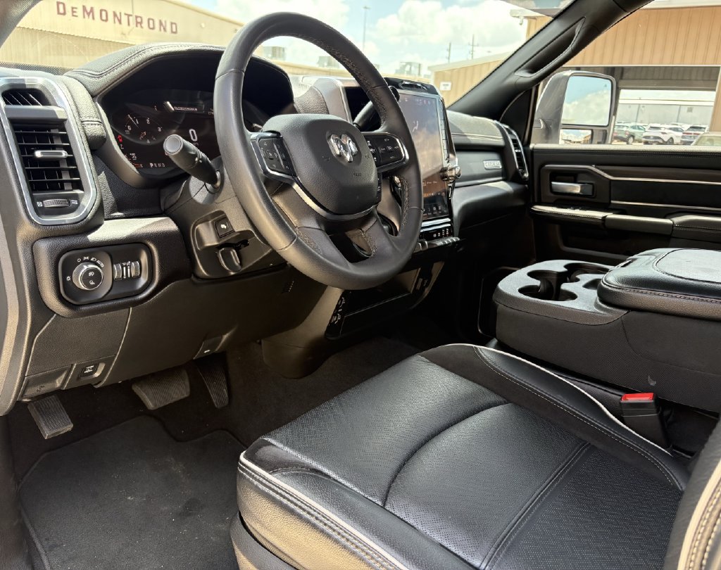 Used 2025 RAM 3500 Laramie AWD/4WD image 14