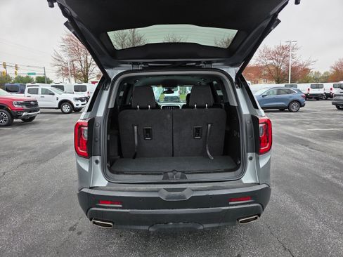 Used 2023 GMC Acadia SLE w/ Driver Convenience Package image 7
