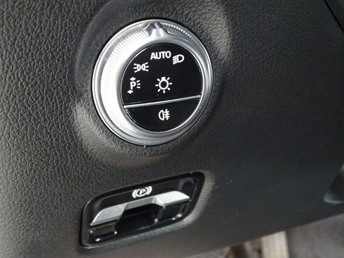 Used 2024 Mercedes-Benz C 300 C 300 image 21