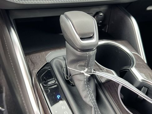 New 2026 Toyota Highlander Platinum image 18