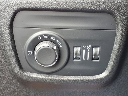 Used 2023 Jeep Grand Cherokee L Laredo AWD/4WD image 16