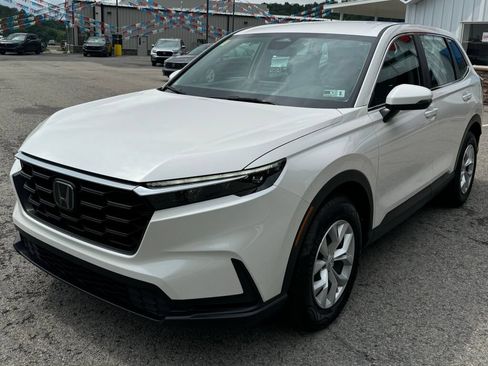 Used 2023 Honda CR-V LX image 3
