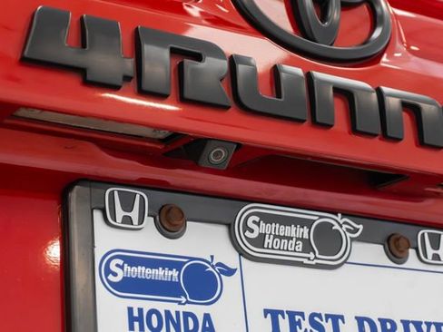 Used 2018 Toyota 4Runner SR5 Premium AWD/4WD image 12