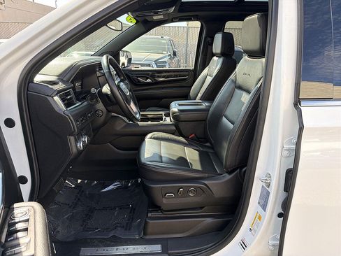 Used 2024 GMC Yukon Denali RWD image 19