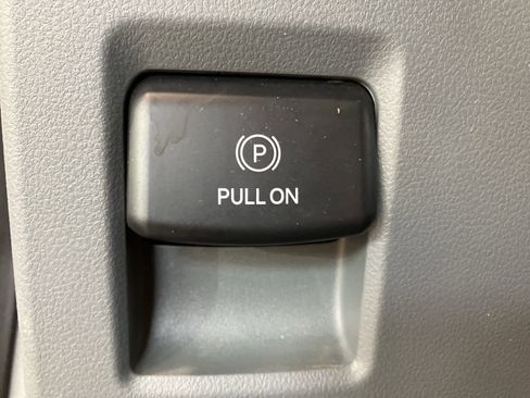 Used 2022 Ford F150 XLT w/ Trailer Tow Package image 16