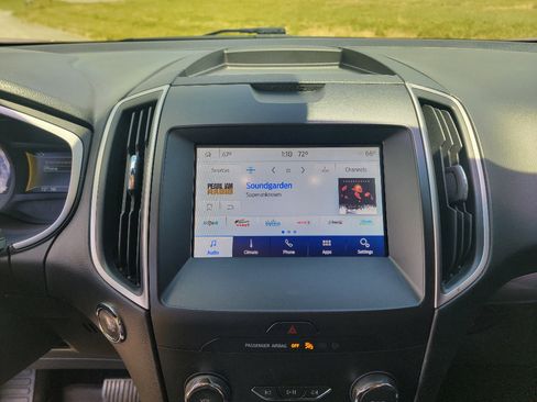 Used 2020 Ford Edge SEL FWD image 19