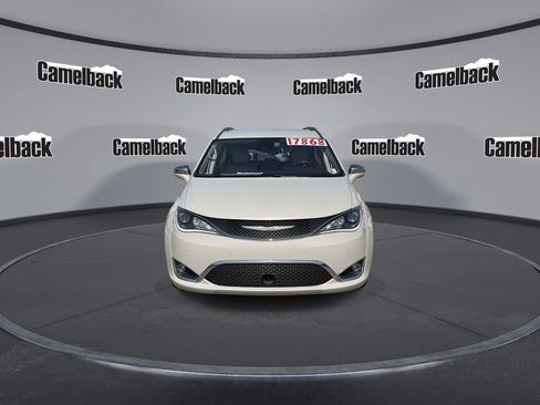 Used 2017 Chrysler Pacifica Limited w/ Advanced Safetytec Group FWD image 2