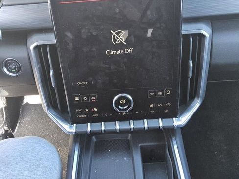 Used 2025 GMC Acadia Elevation w/ Elevation Premium Package image 3