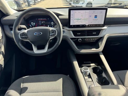 Used 2025 Ford Explorer Active image 13