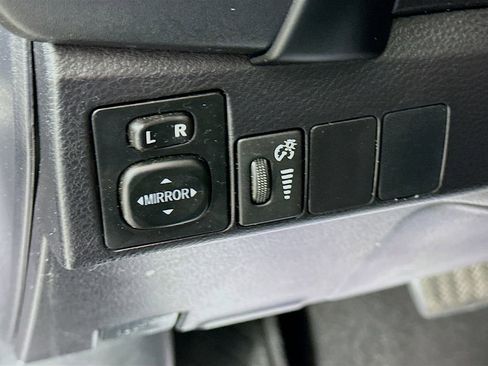 Used 2019 Toyota Corolla LE image 16