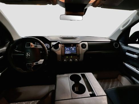 Used 2018 Toyota Tundra SR5 AWD/4WD image 16