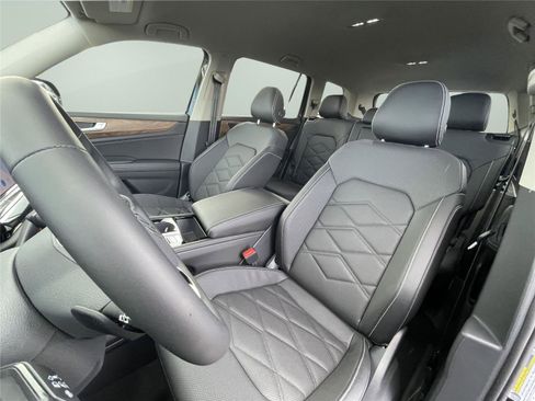 New 2026 Volkswagen Atlas SE AWD/4WD image 2