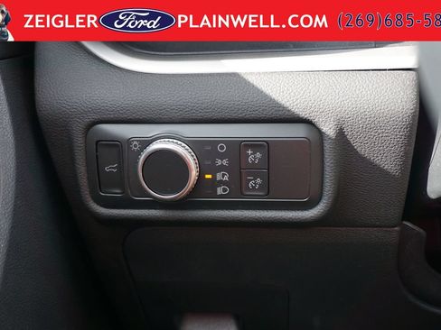 Used 2022 Ford Explorer XLT AWD/4WD image 29