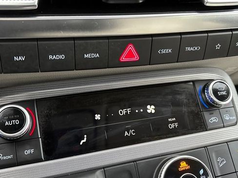 Used 2024 Hyundai Palisade Calligraphy image 18