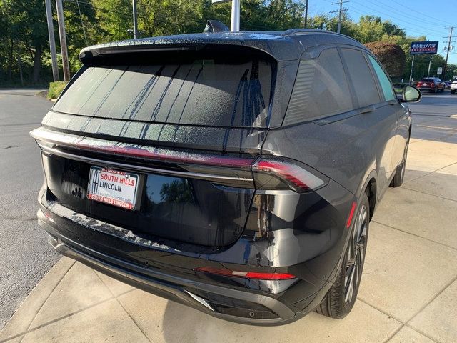 Used 2024 Lincoln Nautilus Reserve w/ Equipment Group 202A AWD/4WD image 7