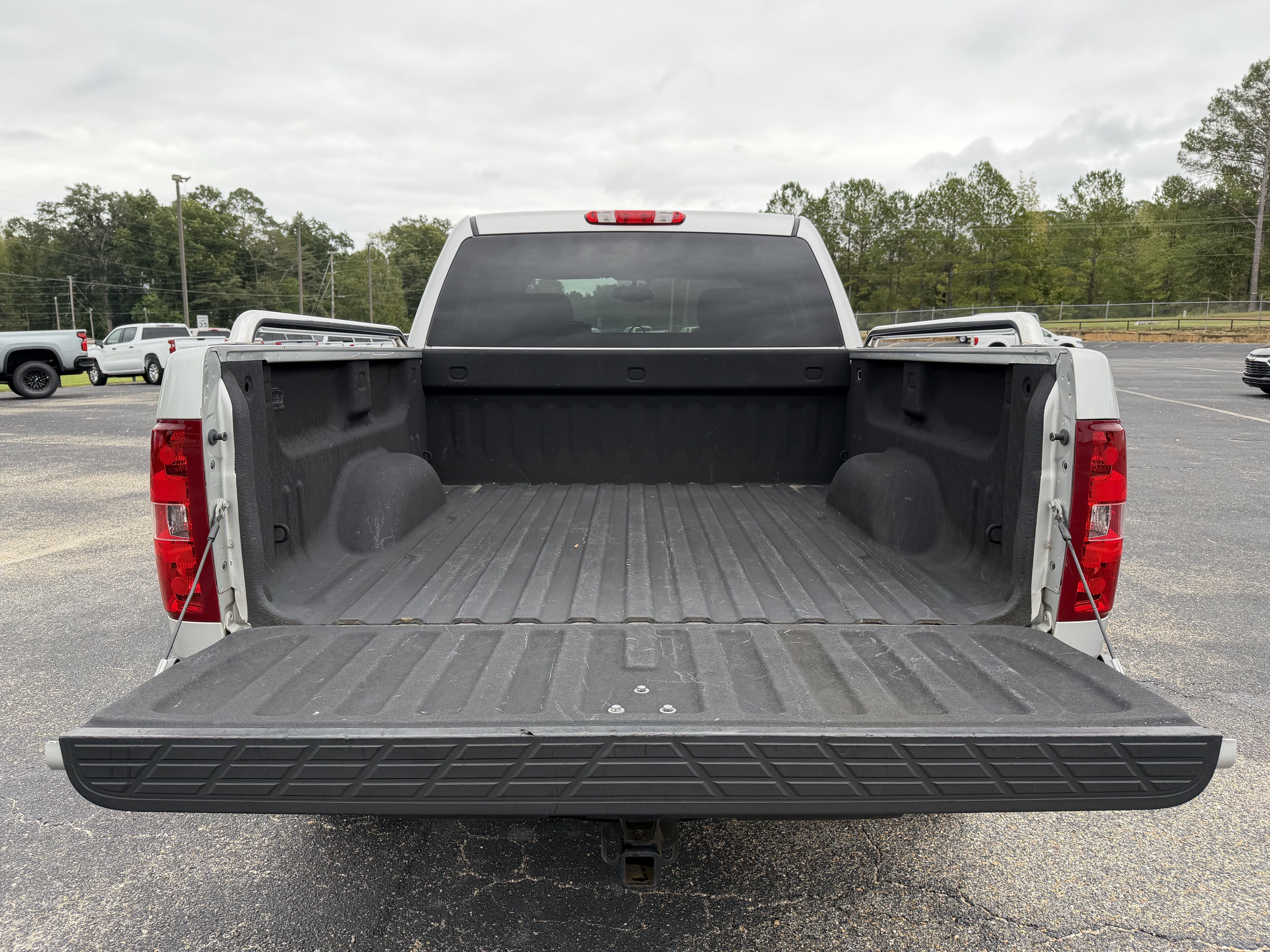 Used 2010 Chevrolet Silverado 1500 LT w/ Power Pack Plus RWD image 9
