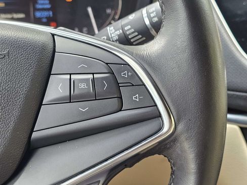 Used 2019 Cadillac XT5 Premium Luxury FWD image 32