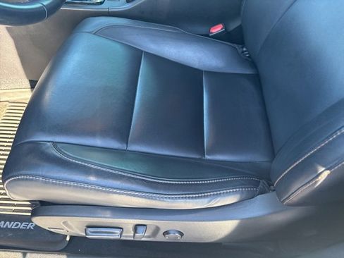 Used 2017 Toyota Highlander XLE image 9