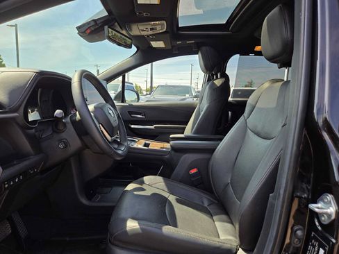 Certified 2025 Toyota Sienna Platinum AWD/4WD image 23