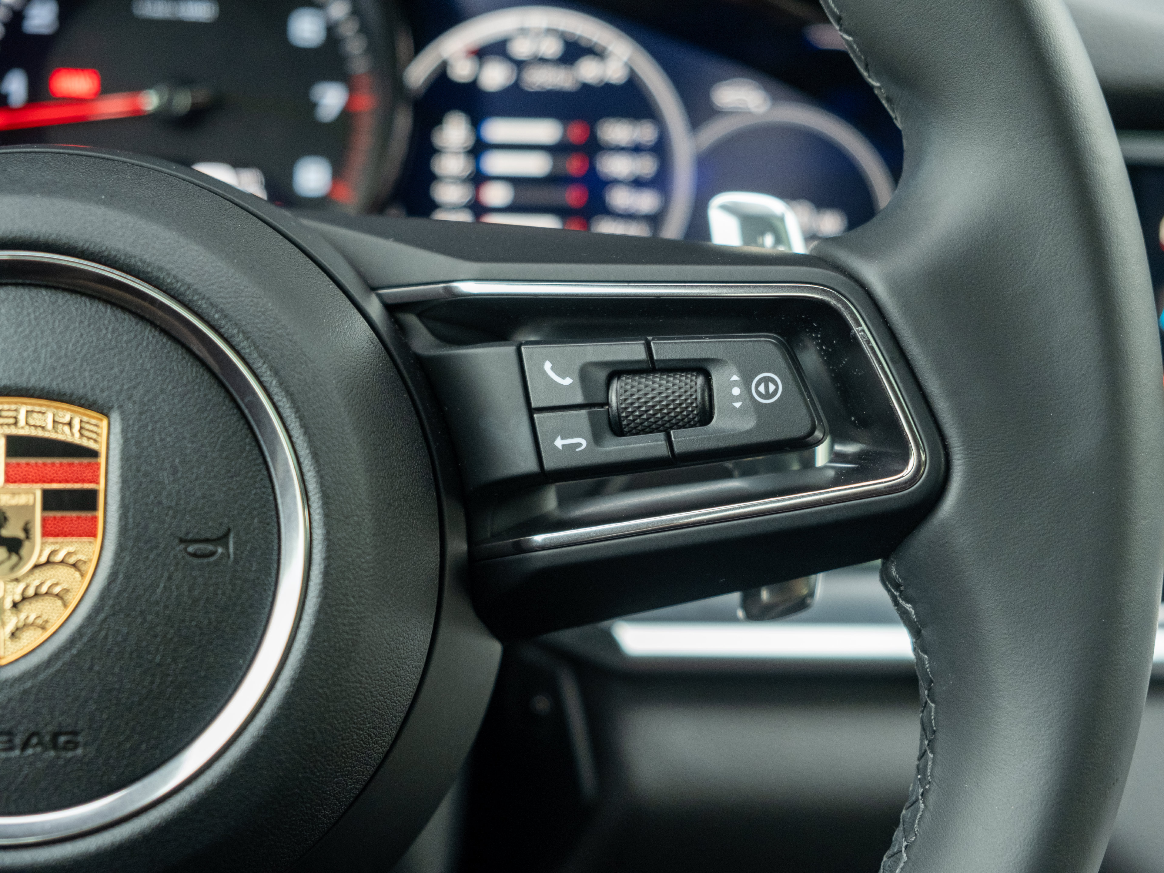 Certified 2023 Porsche Panamera 4 Platinum Edition AWD/4WD image 27