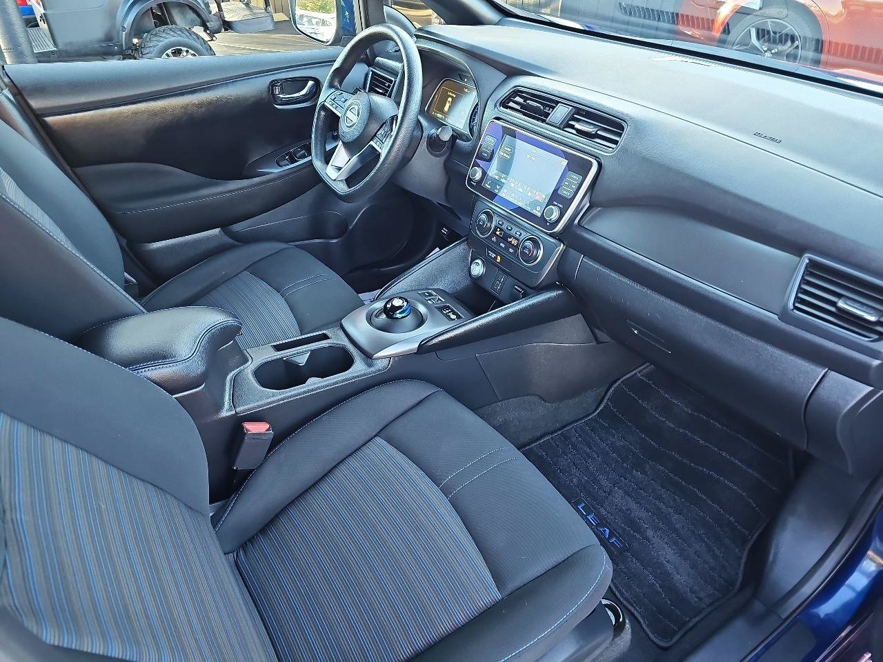 Used 2025 Nissan Leaf S FWD image 17