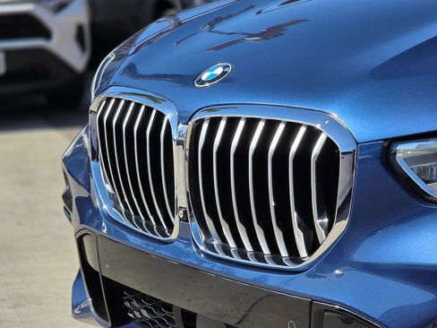 Used 2019 BMW X5 xDrive40i w/ M Sport Package AWD/4WD image 7