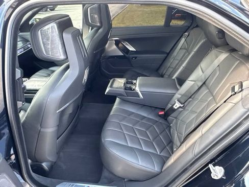 Used 2025 BMW 740i xDrive AWD/4WD image 69