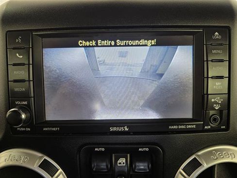 Used 2015 Jeep Wrangler Unlimited Sahara w/ Max Tow Package AWD/4WD image 42